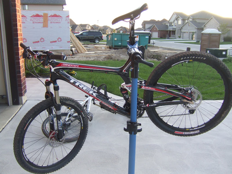 cracked carbon mtb frame