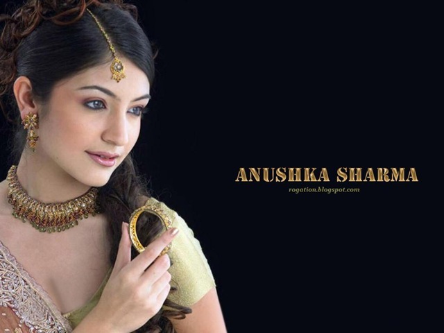 [anushkasharma4.jpg]