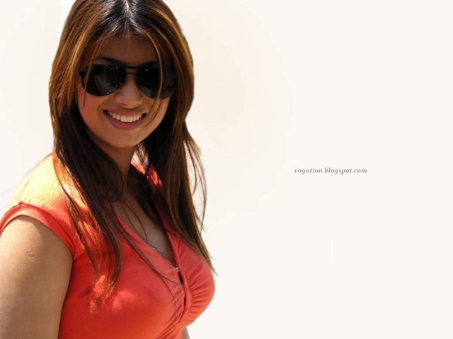 [AyeshaTakia122.jpg]