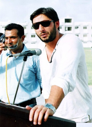 [ShahidAfridi012585.jpg]
