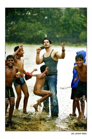 [amittondanshirtless7.jpg]