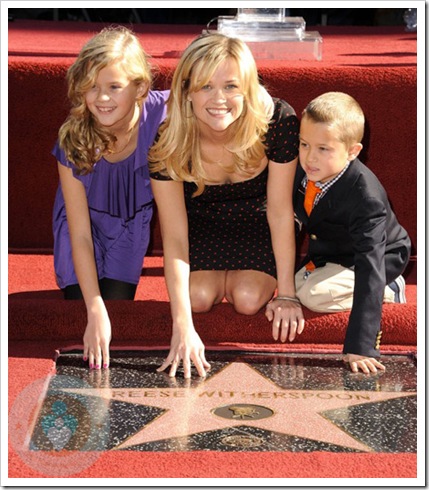 Reese-Witherspoon-with-kids-Ava-and-Deacon-2