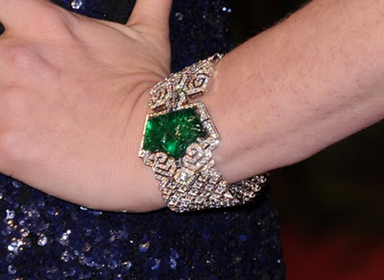 Amy Adams emerald bracelet at Oscars 2011
