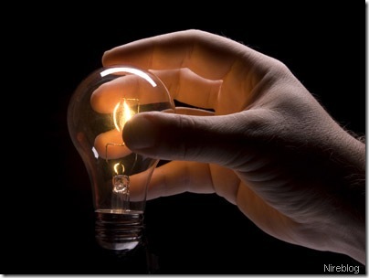 light-bulb-idea-hand nireblog[2]