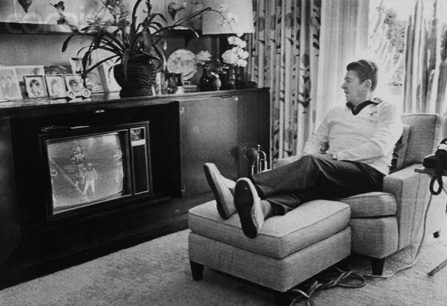 [Reagan Watching TV[3].jpg]
