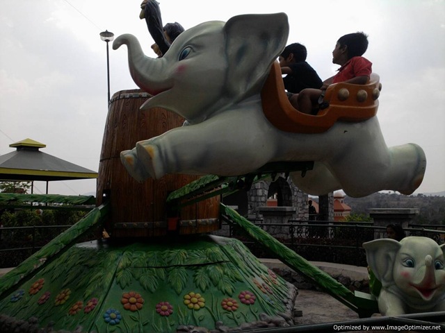 [Elephant ride in Wonderla[2].jpg]