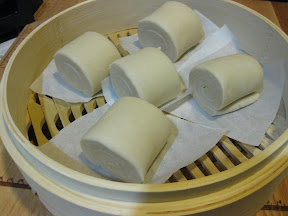 photo of the buns in the steamer