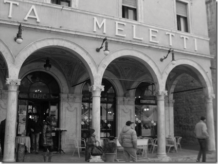 Lo storico caffè Meletti ad Ascoli