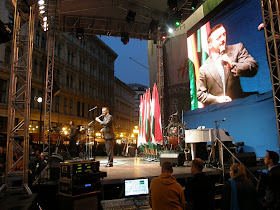 Fidesz, Budapest,  Vörösmarty tér,  2010. április 25, második forduló,  képek,  fotók. pictures,  fotók,  buli,  Tonyó, Tonió, Budapest,  Vörösmarty tér,  2010. április 25, második forduló,  képek,  fotók. pictures,  fotók,  buli, Rogán Antal 