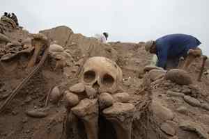 Archaeologists discover pre-Inca cemetery at the Huaca Huantille in the district of Magdalena