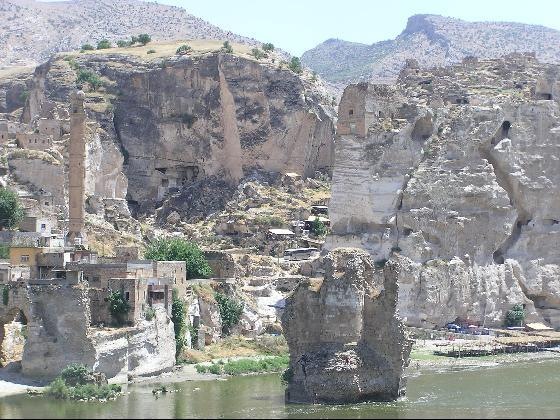 [3138276-Travel_Picture-Hasankeyf[5].jpg]