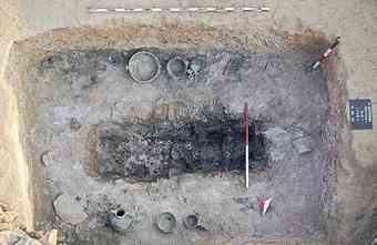  The central female burial