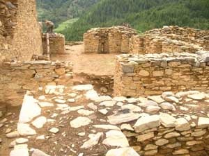 [10may29archi[5].jpg]