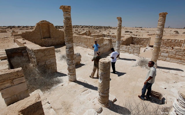 [Mideast-Egypt-Ancient_Gree_20100907081349_640_480[5].jpg]