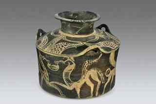 Alabaster from Lefkandi (Eubeoa) with sphinx, griffins and wild animals; Terracotta, 12th century BC