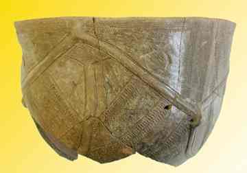 Puzzling pottery. Most vessels that were found in the Herxheim pits were from faraway locations such as the region of what is now Paris and the Elbe valley, some 400 kilometers away. 