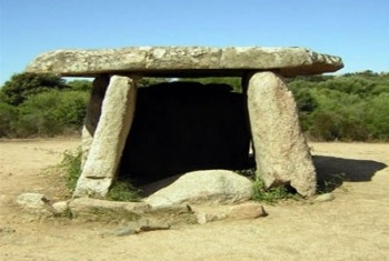 [Syria_Daraa_Dolmen_Tombs_Eneolithic_Age_-[5].jpg]