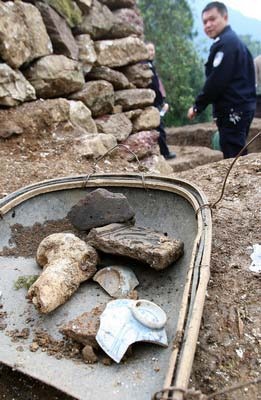 [P201011011647392858716966[6].jpg]