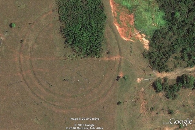 [Geoglyph-Ancient-civilization-Amazon-2010-11-04-2[5].jpg]