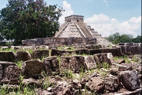[mayan-pyramidx-large[5].jpg]
