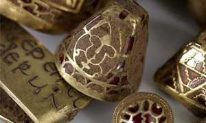 [anglo-saxon-hoard-found-in-burntwood-staffordshire-737814787[5].jpg]