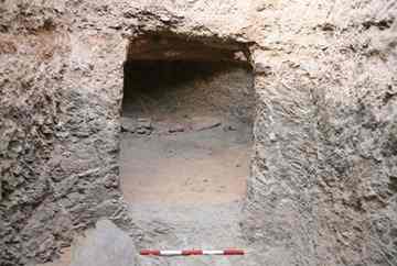 Amara West_View into the western burial chamber of G301