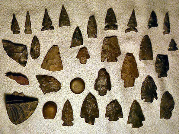 [First_Nation_Arrow_heads_spear_heads[2].jpg]