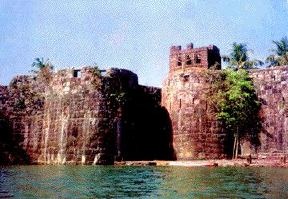 [sindhudurg_entrance5.jpg]