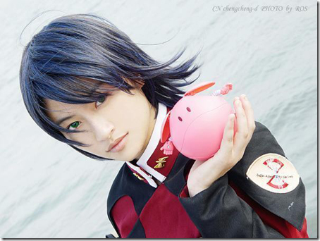 gundam seed destiny cosplay - athrun zala and pink haro by chengcheng-d photo by ros