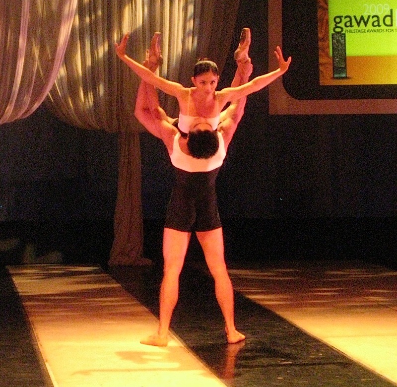 Candice Adea and Angel Gabriel of Ballet Philippines performing at the 2009 Gawad Buhay!