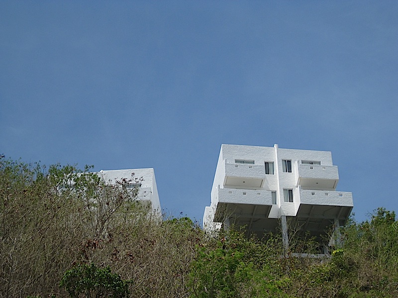 cliffside terrazas at Bellarocca Island Resort