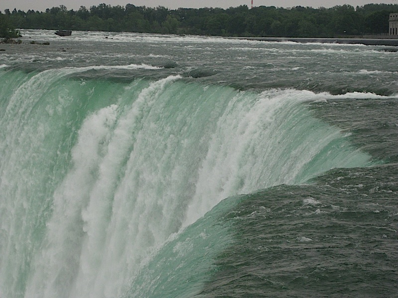 water going over the edge of the rock, Canadian Horseshoe Falls, Niagara Falls
