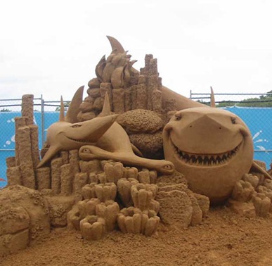 shark-sand-sculpture