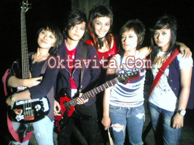 Gambar Kotak Band on Vmail Band Mitha Dan Chua Kotak