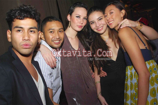 Foto Ulang Tahun Manohara ke 18 di Bibliotheque – Oktavita.Com