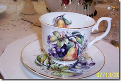 pear and grapes teacup