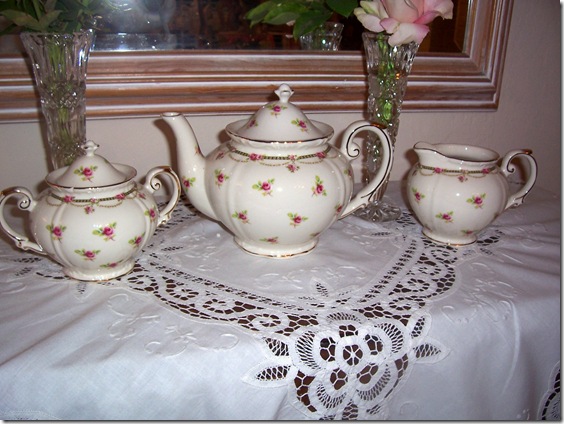 petite rose teapot
