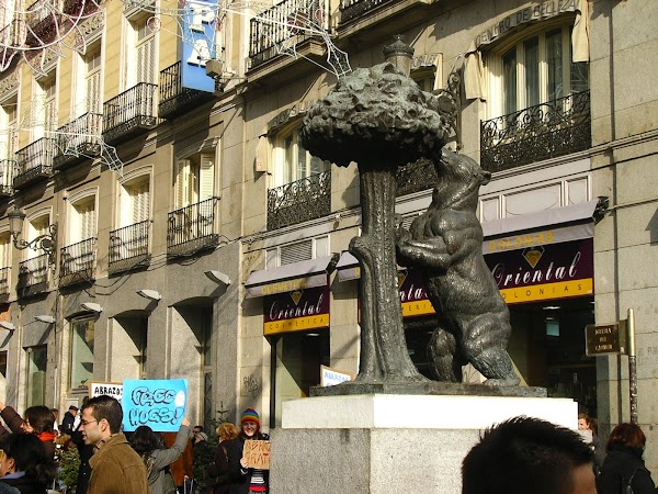 Imagini Spania: Ursul din Puerta del Sol.JPG