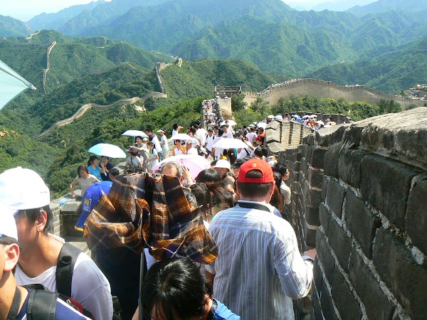 Imagini China: multimi la Marele Zid.JPG