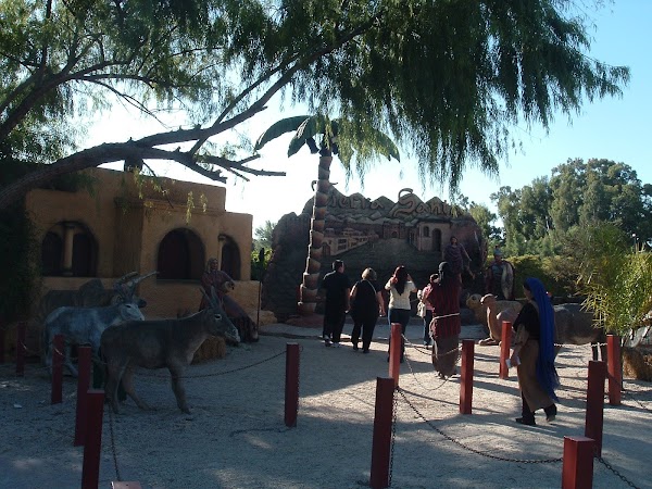 Obiective turistice Argentina: TIERRA SANTA.JPG