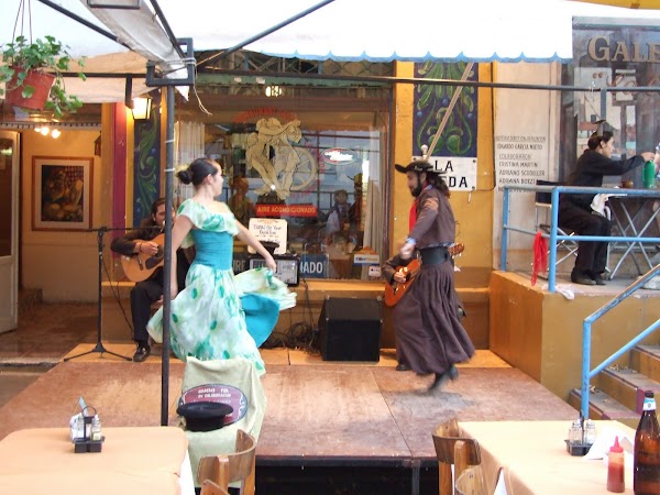 Obiective turistice Argentina: tango autentic in Caminito.JPG
