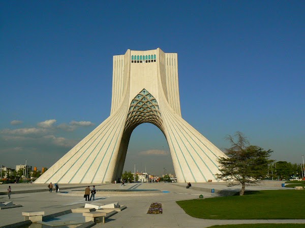 Obiective turistice Iran: Azadi Tower, Teheran Drumul spre China