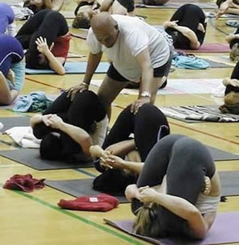 [yoga trainer[3].jpg]