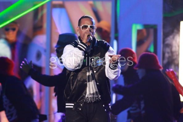 [daddy-yankee-2009-billboard (9)[4].jpg]