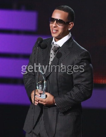 [daddy-yankee-2009-billboard (2)[5].jpg]