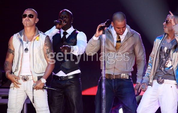 [wisin-yandel-akon-aventura-billboard (7)[6].jpg]