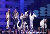wisin-yandel-akon-aventura-billboard (4)