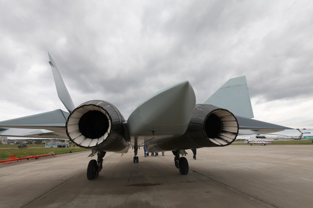 [20101225_India_Russia_PAKFA_FGFA_089[2].jpg]