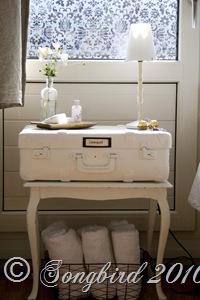 [Guest Room50 copy[3].jpg]