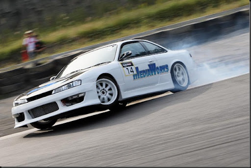 Nissan Silvia S14 in trouble